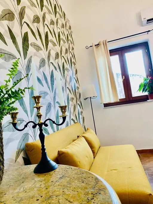 Baddar'Home Palermo 0*,  Italia